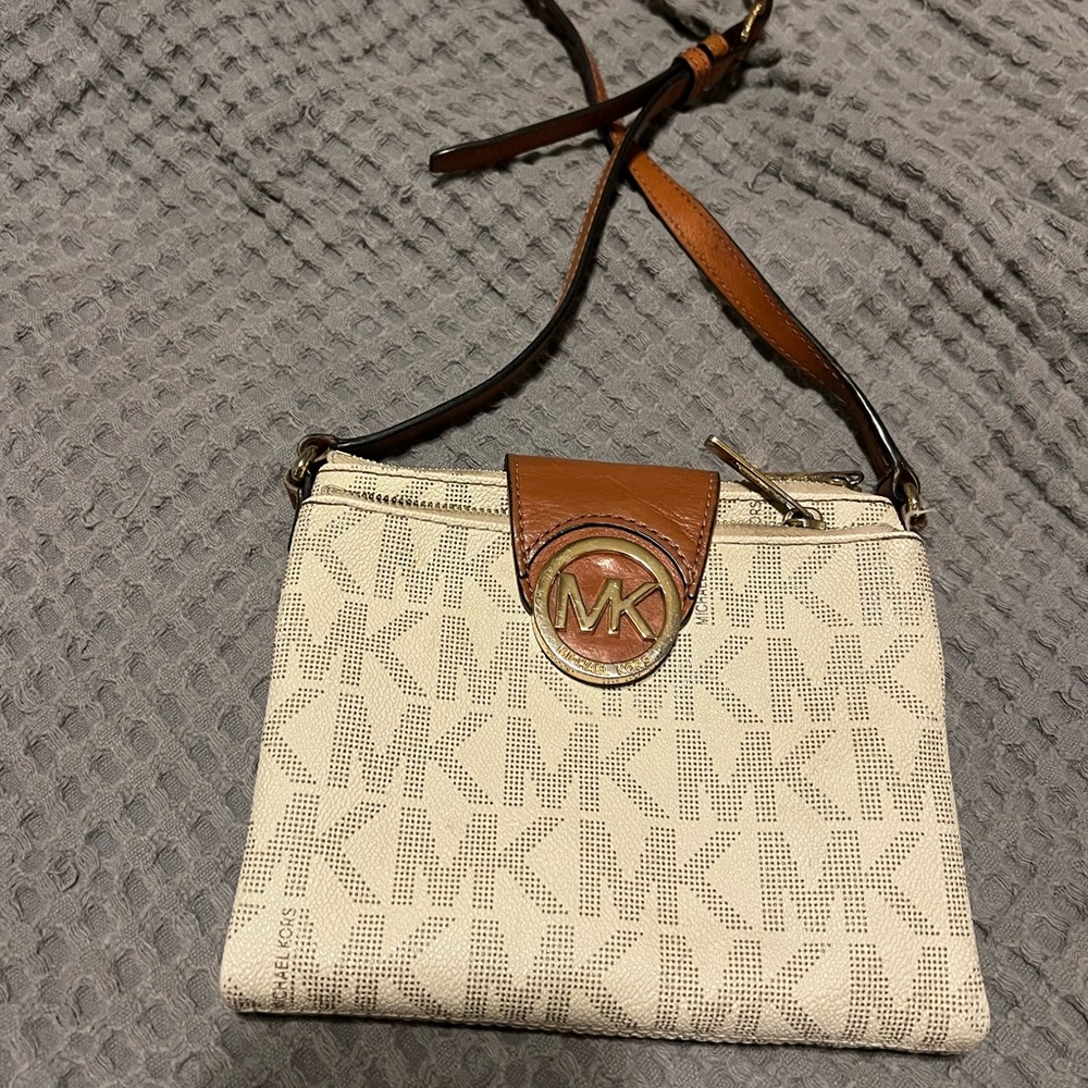 MK cross body purse